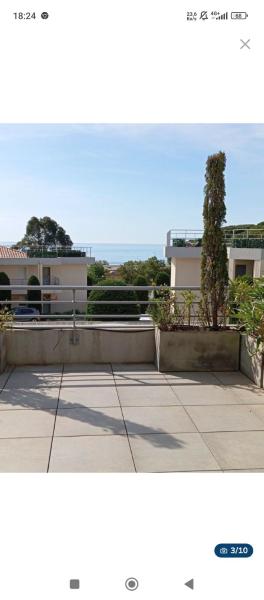 2 pièces terrasse vue mer, piscine, parking